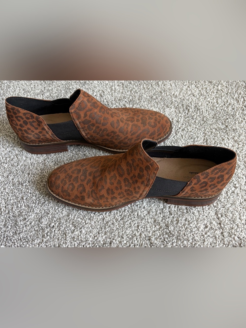Like New Clarks Collection Camzin Slip-On Shoe - Picture 2 of 5